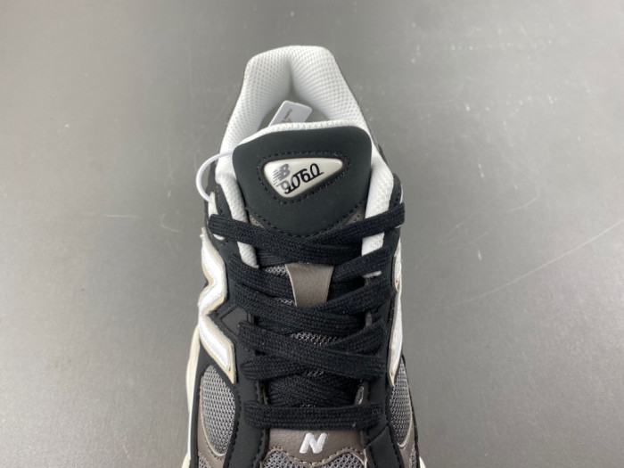 New Balance 9060 Black Tornado U9060510