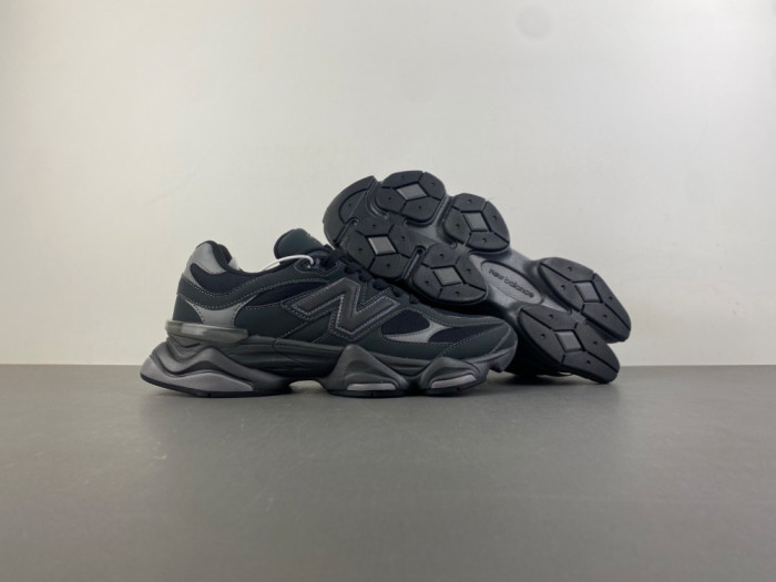 New Balance 9060 Mono Black U906079E