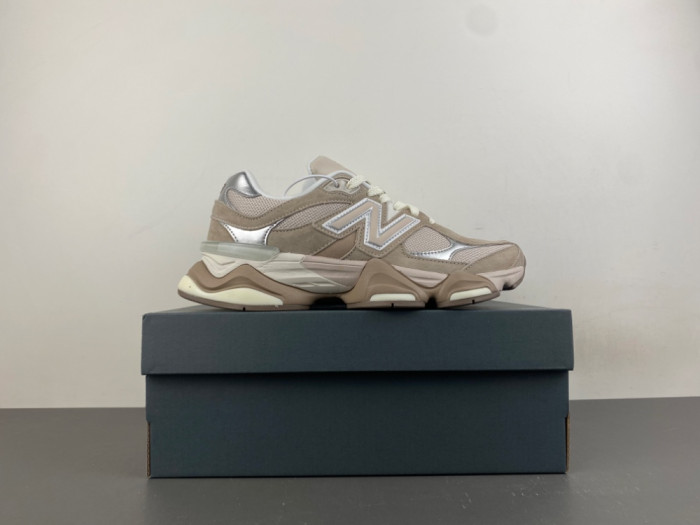 New Balance 9060 Moonbeam Silver Metallic Driftwood U9060ERM