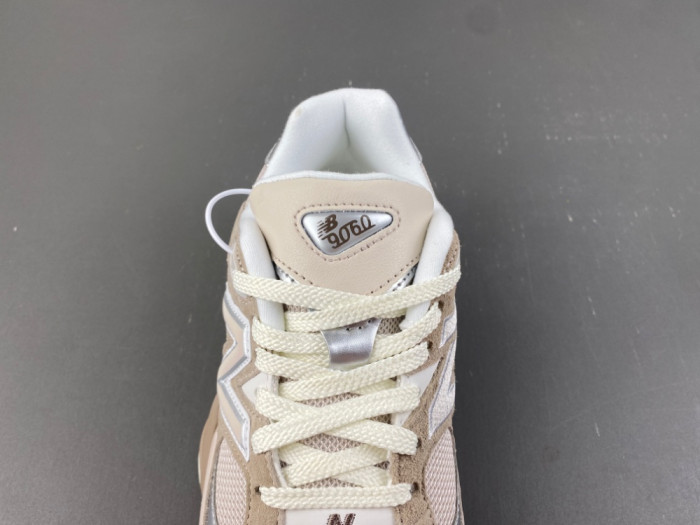 New Balance 9060 Moonbeam Silver Metallic Driftwood U9060ERM