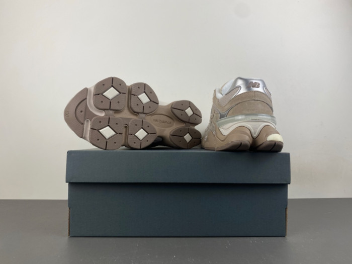 New Balance 9060 Moonbeam Silver Metallic Driftwood U9060ERM