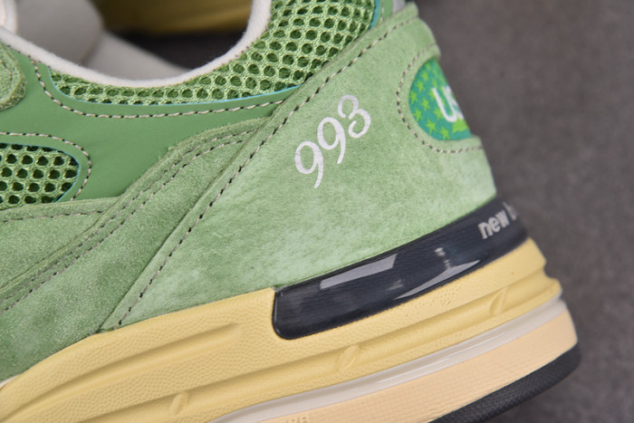 new balance 993 miusa teddy santis chive u993gw